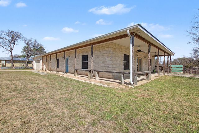 2207 Boxwood CIR, Kingsland, TX 78639
