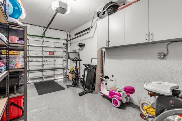 1002 NE 41st Pl, Homestead, FL 33033