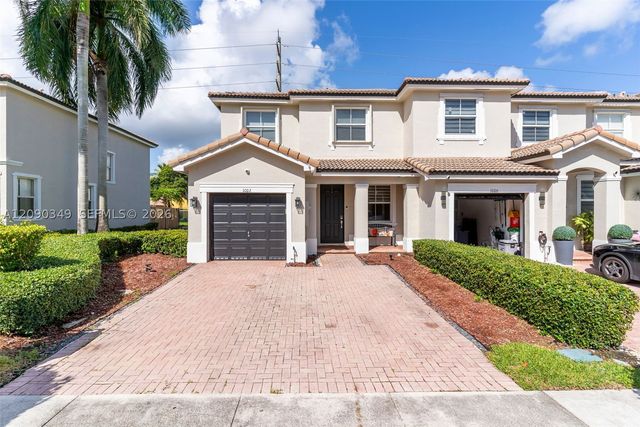 1002 NE 41st Pl, Homestead, FL 33033