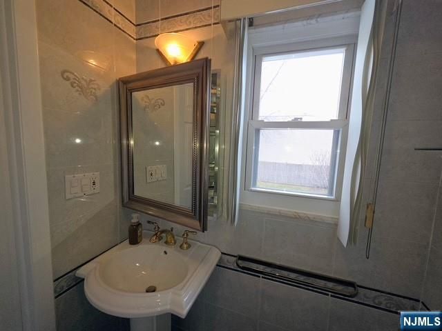 135 Franklin Street, Little Ferry, NJ 07643