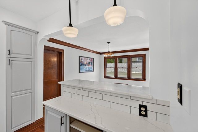 N69W6171 Bridge ROAD, Cedarburg, WI 53012