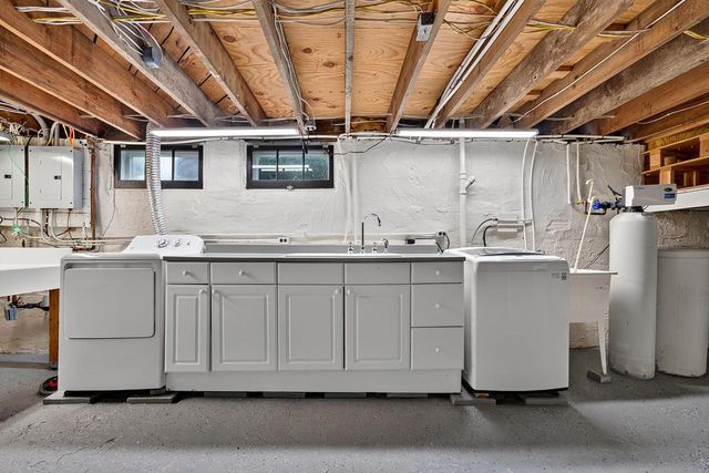 N69W6171 Bridge ROAD, Cedarburg, WI 53012
