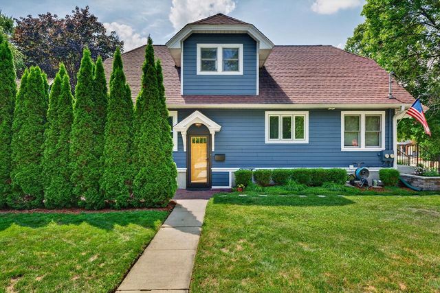 N69W6171 Bridge ROAD, Cedarburg, WI 53012