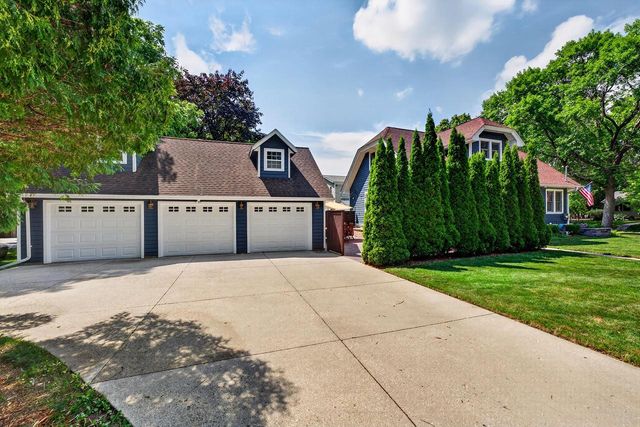 N69W6171 Bridge ROAD, Cedarburg, WI 53012