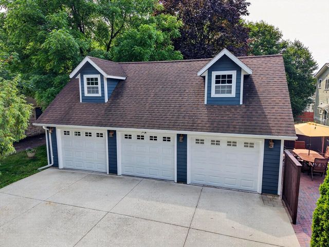 N69W6171 Bridge ROAD, Cedarburg, WI 53012