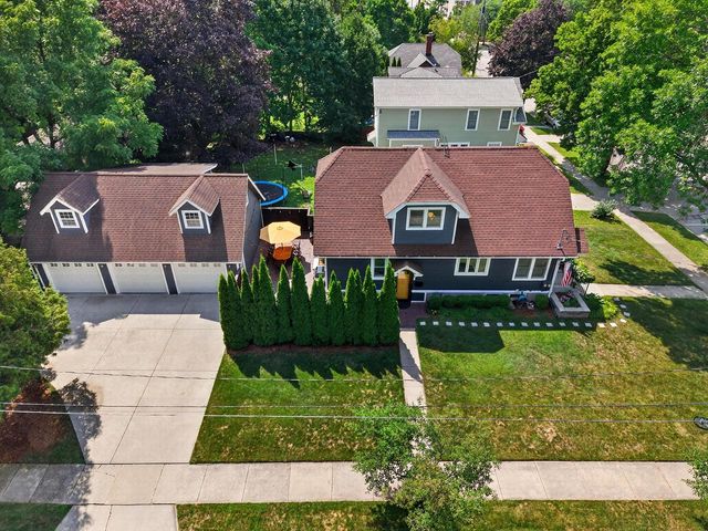 N69W6171 Bridge ROAD, Cedarburg, WI 53012