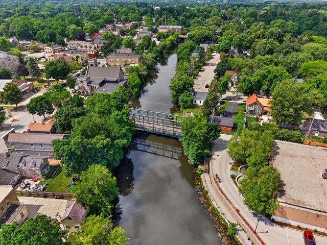 N69W6171 Bridge ROAD, Cedarburg, WI 53012