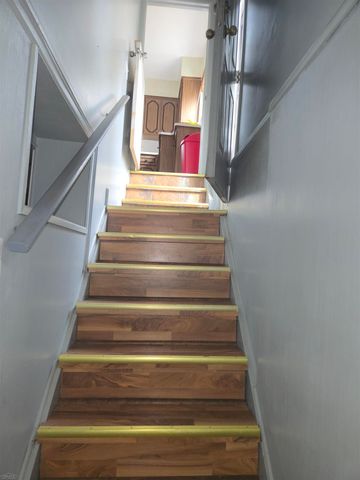 22339 Socia Street, Saint Clair Shores, MI 48082