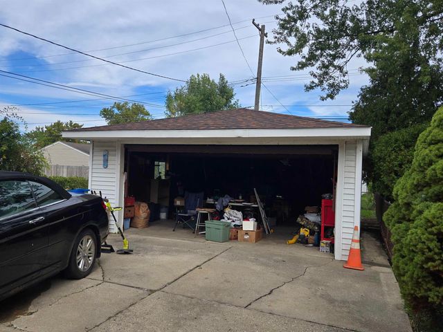 22339 Socia Street, Saint Clair Shores, MI 48082