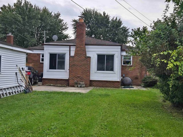 22339 Socia Street, Saint Clair Shores, MI 48082