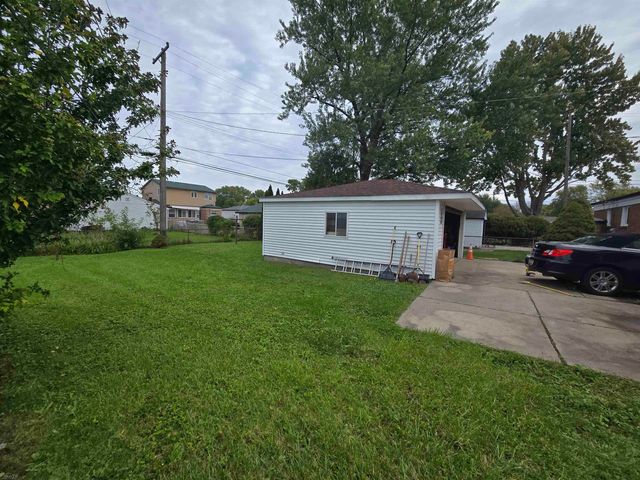22339 Socia Street, Saint Clair Shores, MI 48082