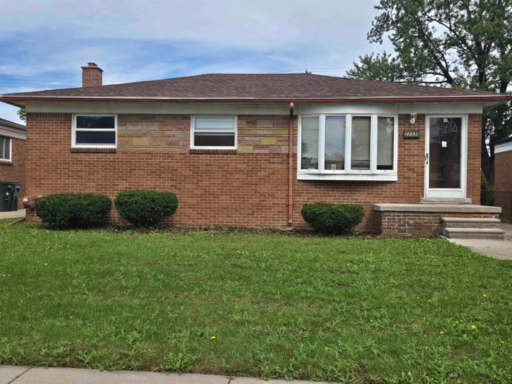 22339 Socia Street, Saint Clair Shores, MI 48082