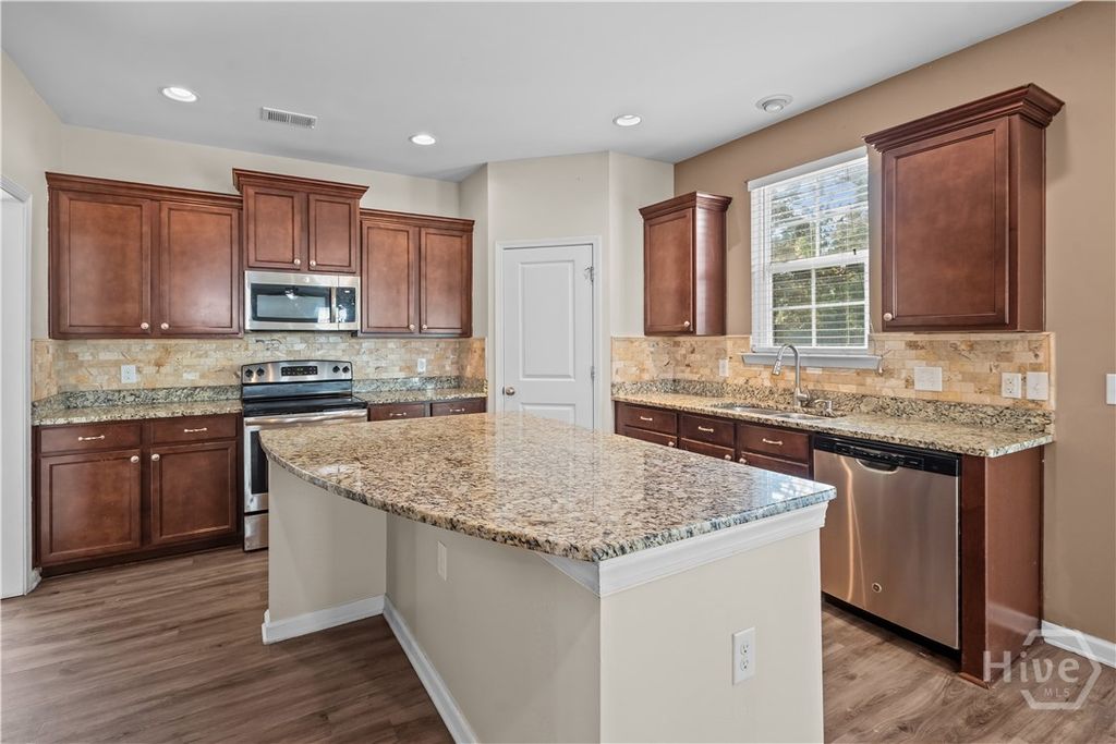 Image 9 of property listing at 202 Gandy Cut, Richmond Hill, GA 31324
