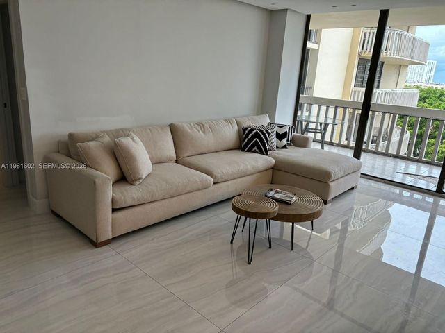 19355 Turnberry Way 5L, Aventura, FL 33180