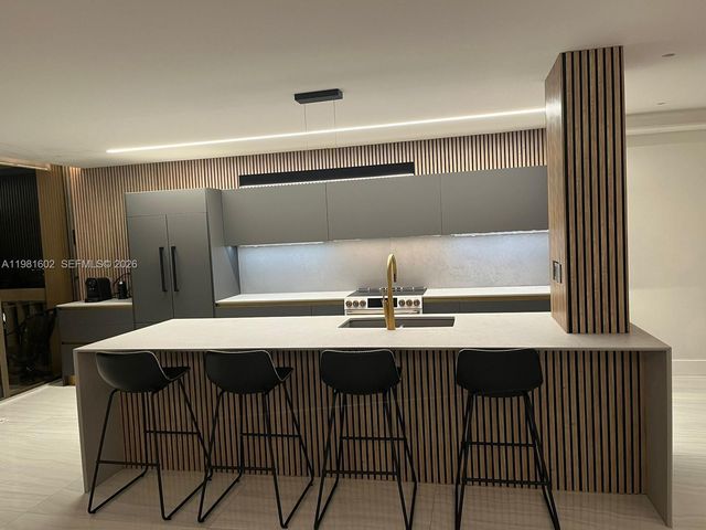 19355 Turnberry Way 5L, Aventura, FL 33180