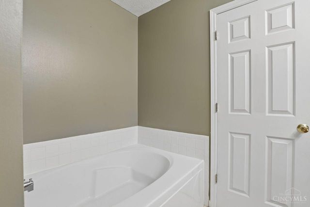 14 Hummingbird Way, Pierce Twp, OH 45102