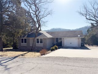 80 Table Rock Drive, Holiday Island, AR 72631