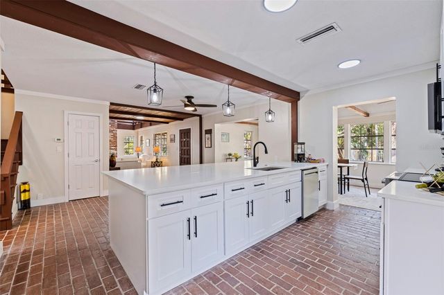 2901 PELHAM ROAD N, St Petersburg, FL 33710