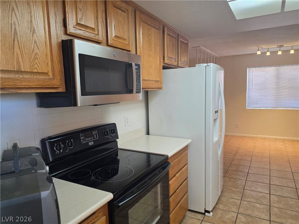 5289 Reeder Circle, Las Vegas, NV 89119 — photo 5