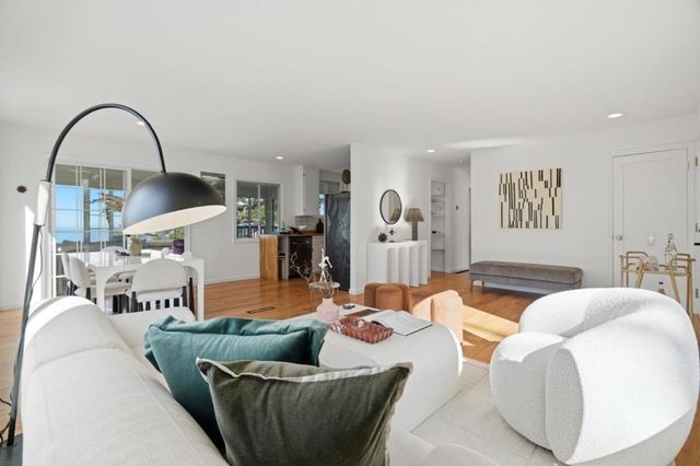 14 Cragmont Court, Pacifica, CA 94044