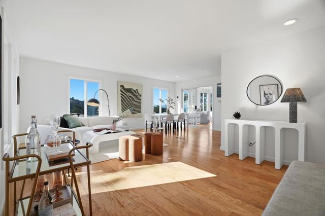 14 Cragmont Court, Pacifica, CA 94044