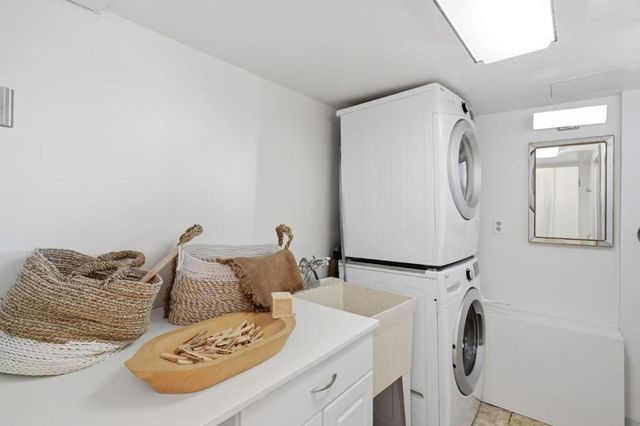 14 Cragmont Court, Pacifica, CA 94044