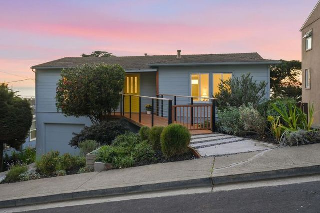 14 Cragmont Court, Pacifica, CA 94044