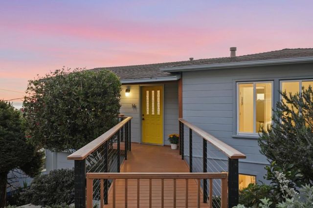 14 Cragmont Court, Pacifica, CA 94044