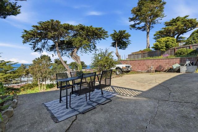 14 Cragmont Court, Pacifica, CA 94044