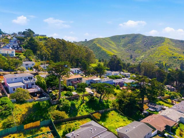 14 Cragmont Court, Pacifica, CA 94044