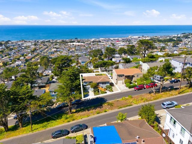 14 Cragmont Court, Pacifica, CA 94044