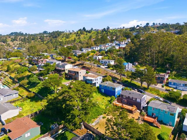 14 Cragmont Court, Pacifica, CA 94044