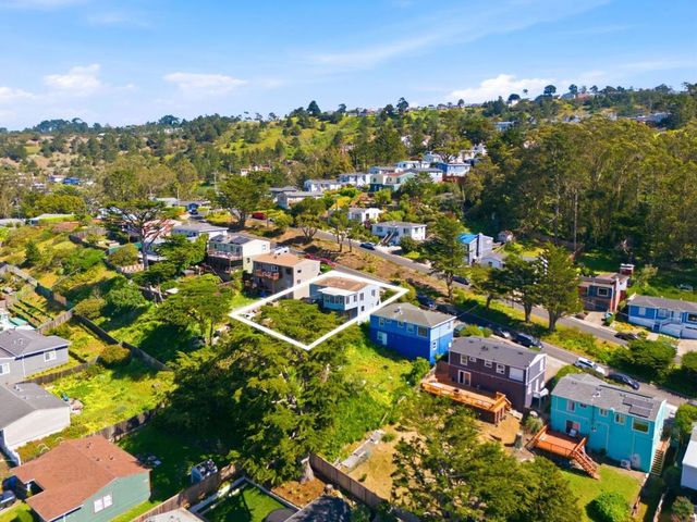 14 Cragmont Court, Pacifica, CA 94044