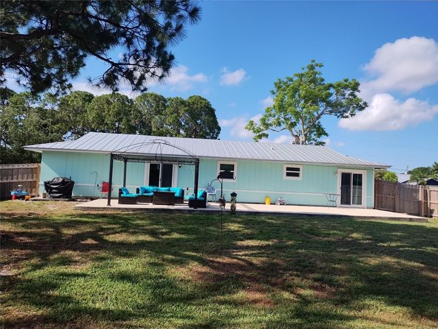 361 SW Fairway Ave, Port St Lucie, FL 34983