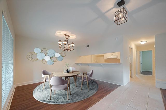 20 Champions Colony E, Houston, TX 77069