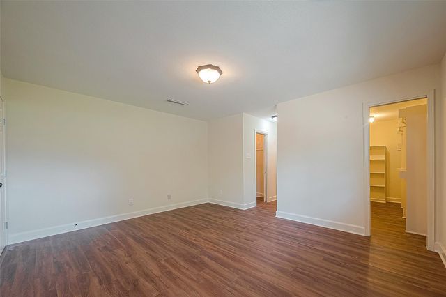 20 Champions Colony E, Houston, TX 77069