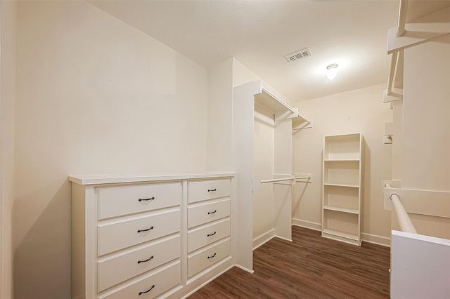 20 Champions Colony E, Houston, TX 77069