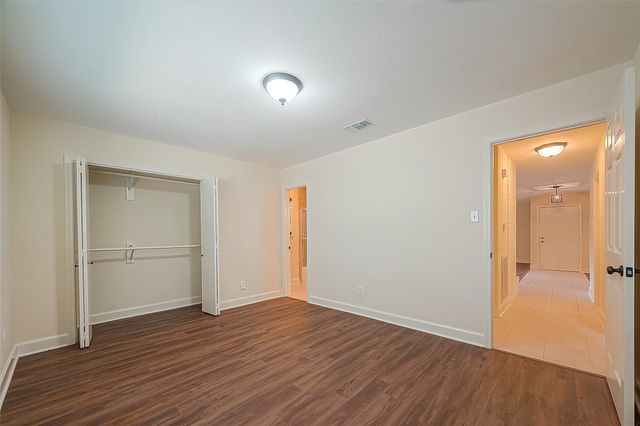 20 Champions Colony E, Houston, TX 77069