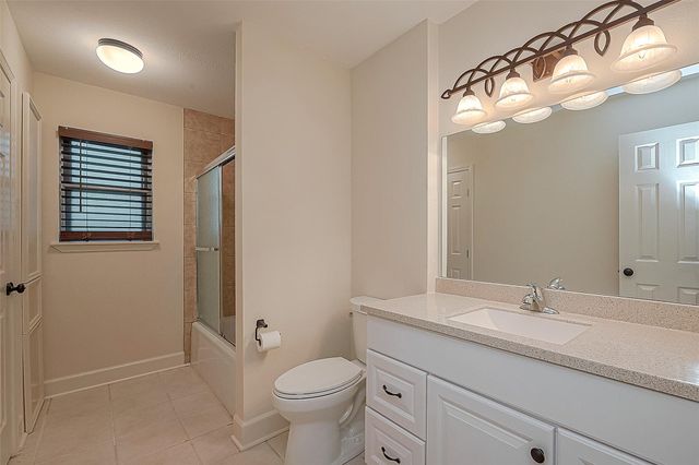 20 Champions Colony E, Houston, TX 77069