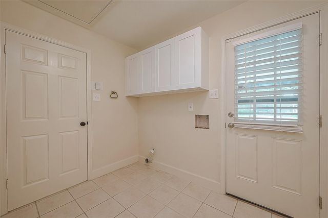 20 Champions Colony E, Houston, TX 77069