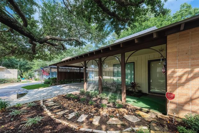 20 Champions Colony E, Houston, TX 77069