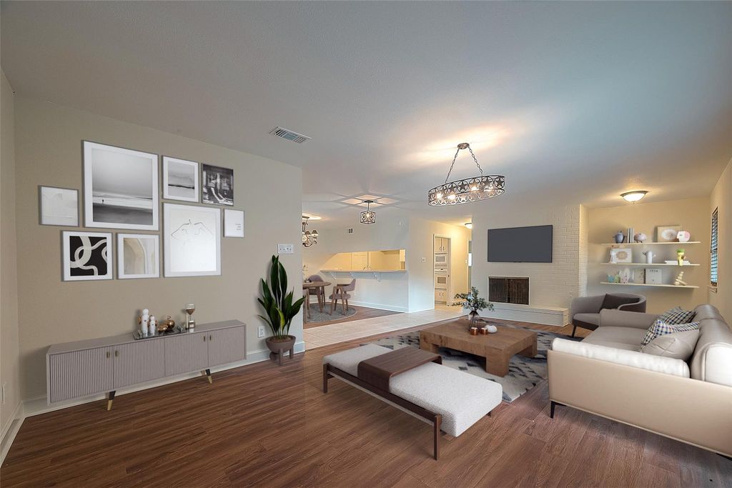 20 Champions Colony E, Houston, TX 77069