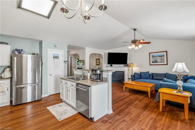 509 Collington Drive, Mebane, NC 27302