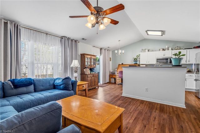 509 Collington Drive, Mebane, NC 27302