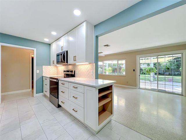 1534 LEEWAY AVENUE, Orlando, FL 32810