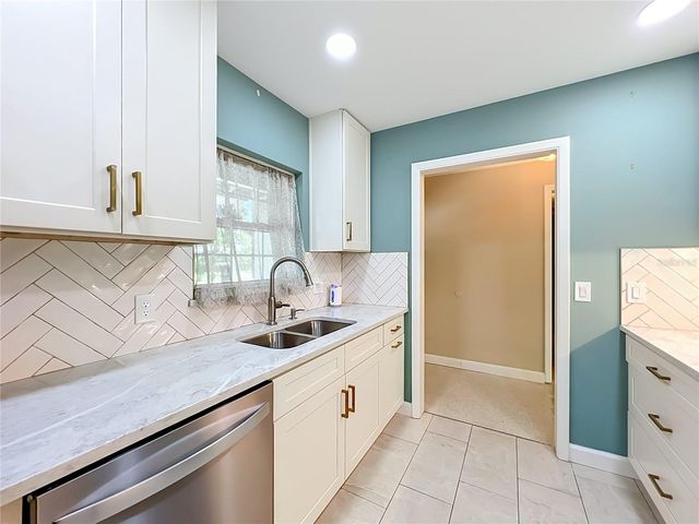 1534 LEEWAY AVENUE, Orlando, FL 32810