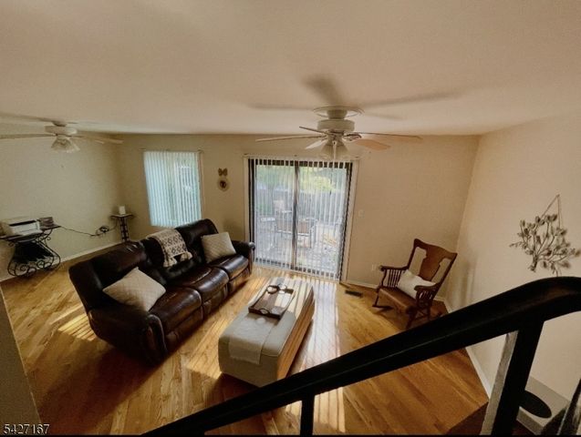 4 Peach Court, Raritan Twp., NJ 08822