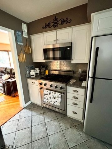4 Peach Court, Raritan Twp., NJ 08822