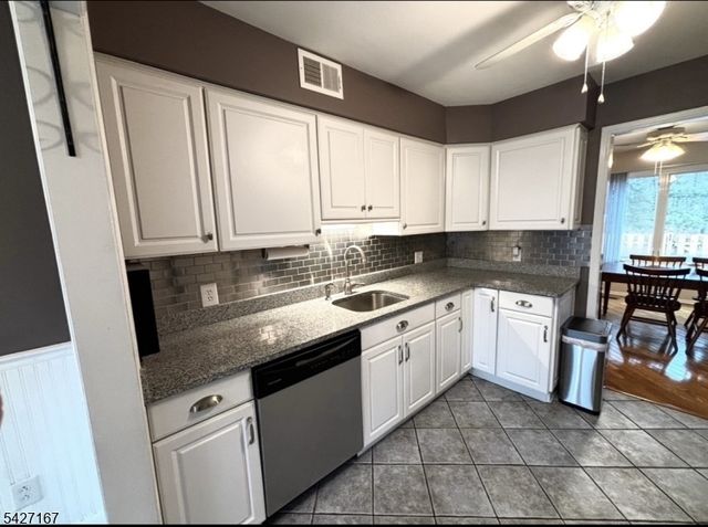 4 Peach Court, Raritan Twp., NJ 08822