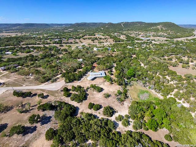 525 Windmill Dr, Bandera, TX 78003